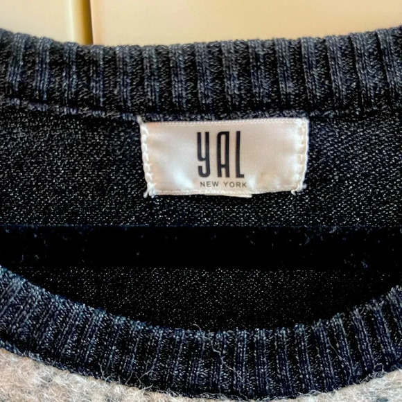 YAL WOMENS SWEATER size S/M black/ gray - Picture 2 of 4
